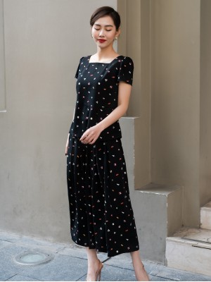 Bộ trung niên cổ vuông tam giác XL